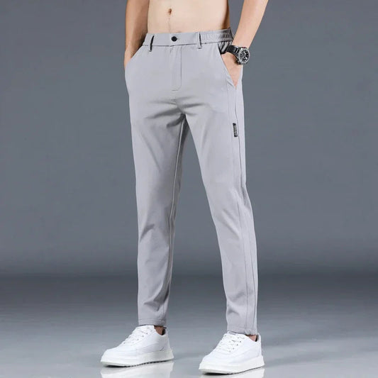 Herrenhosen – elastischer Bund – schmale Passform – Freizeithosen – Stretchhosen-Hellgrau-28-Chaps Herrenmode