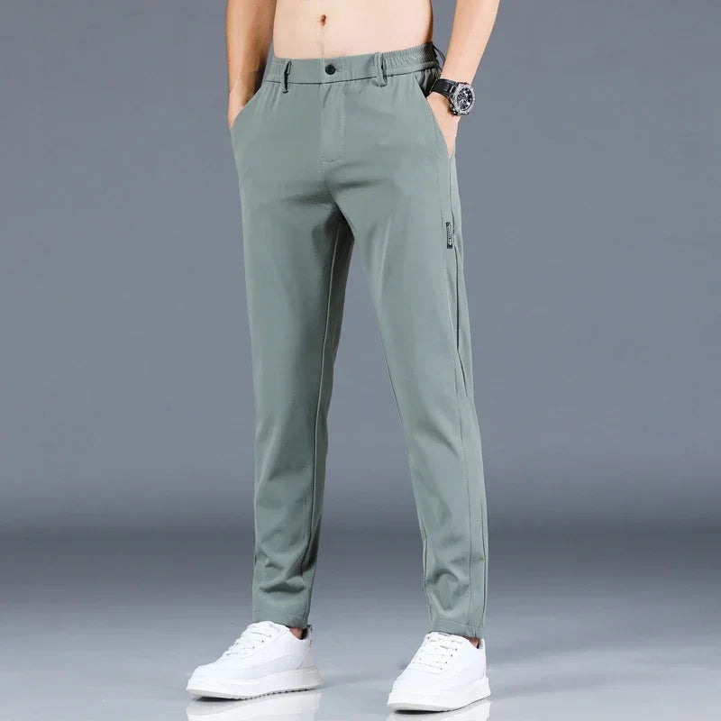 Herrenhosen – elastischer Bund – schmale Passform – Freizeithosen – Stretchhosen-Hellgrün-28-Chaps Herrenmode