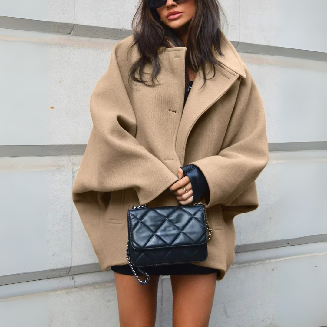 Oversized Jacke – Beige Damenjacke mit Kragen und einreihiger Knopfleiste-Chaps Herrenmode