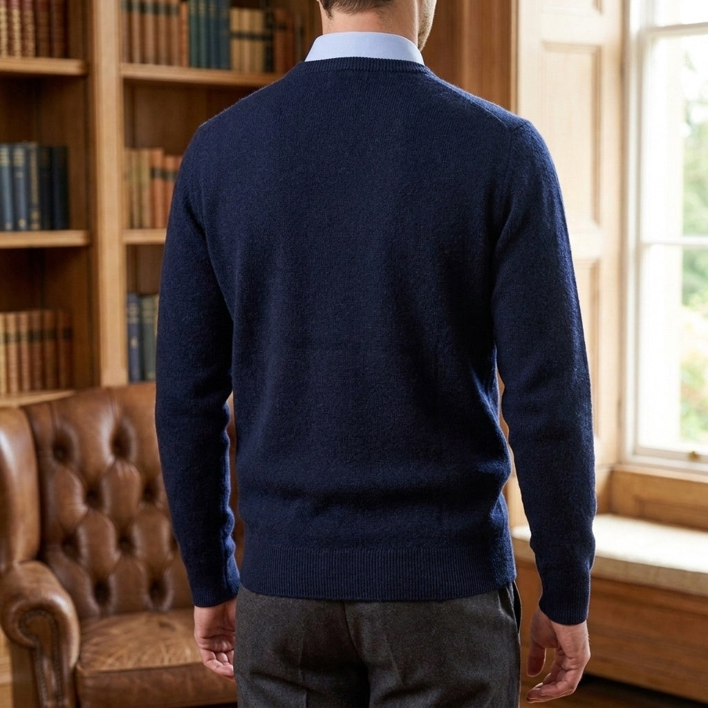 Klassischer Pullover Herren | Rundhals oder V-Ausschnitt | Feinstrick | Dunkelblau