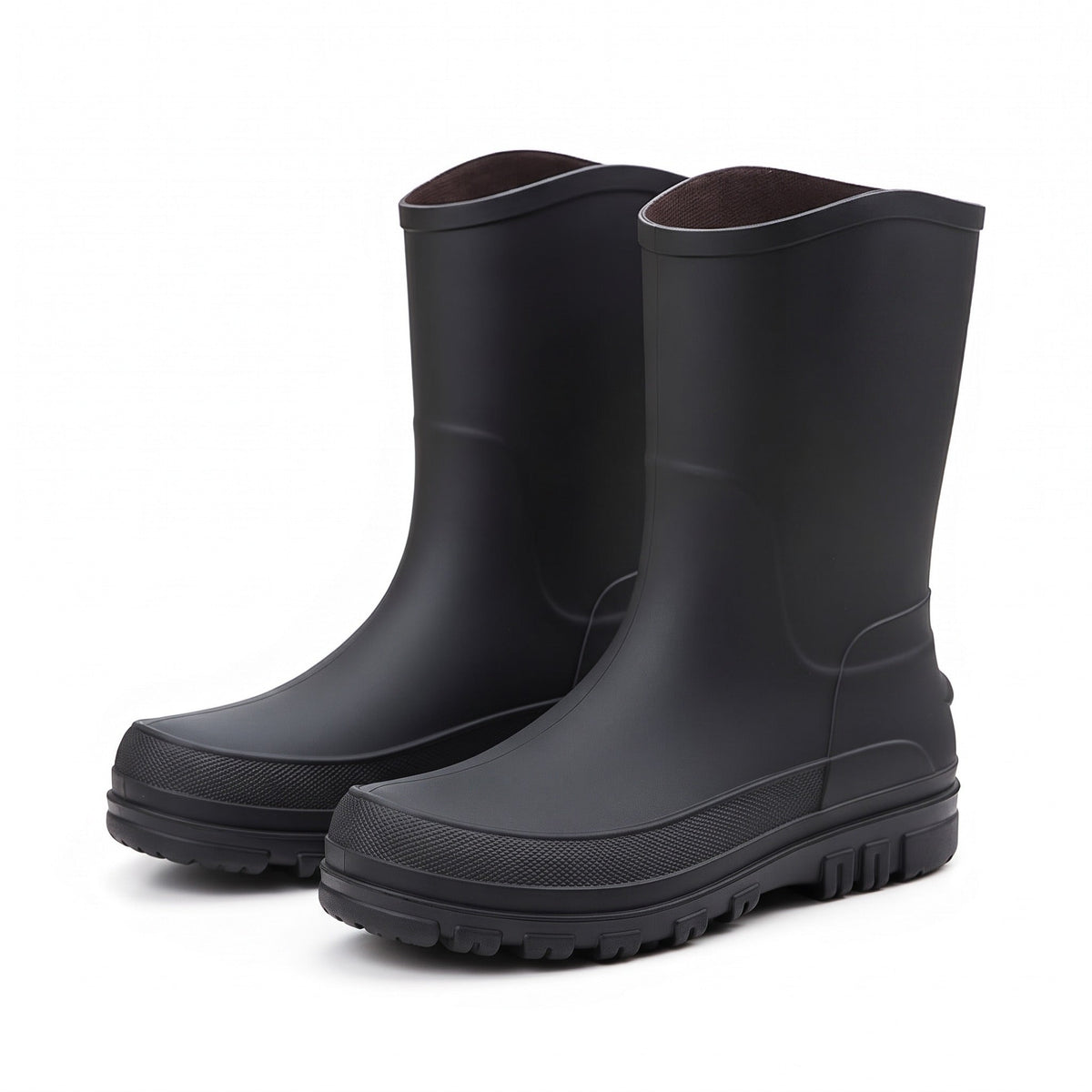 Schwarze halbhohe Gummistiefel ohne Stulpe, freigestellt ohne Person | Chaps Herrenmode