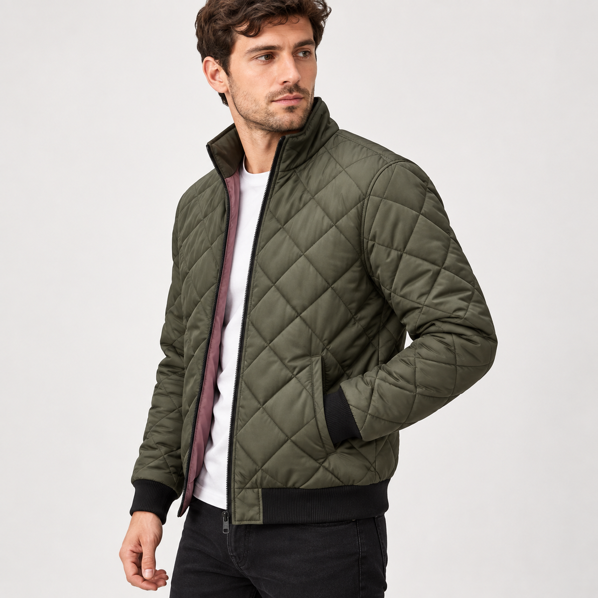 Bomberjacke Herren | Gesteppt | Diamantmuster | Stehkragen | Reißverschluss | Gerippte Bündchen | Grün-Chaps Herrenmode