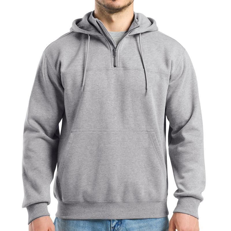 Grauer Herren-Hoodie mit Reißverschluss und Kapuze, von Mann getragen | Chaps Herrenmode