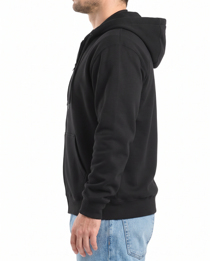 Schwarzer Hoodie mit Kapuze, von Mann in Seitenansicht getragen | Chaps Herrenmode