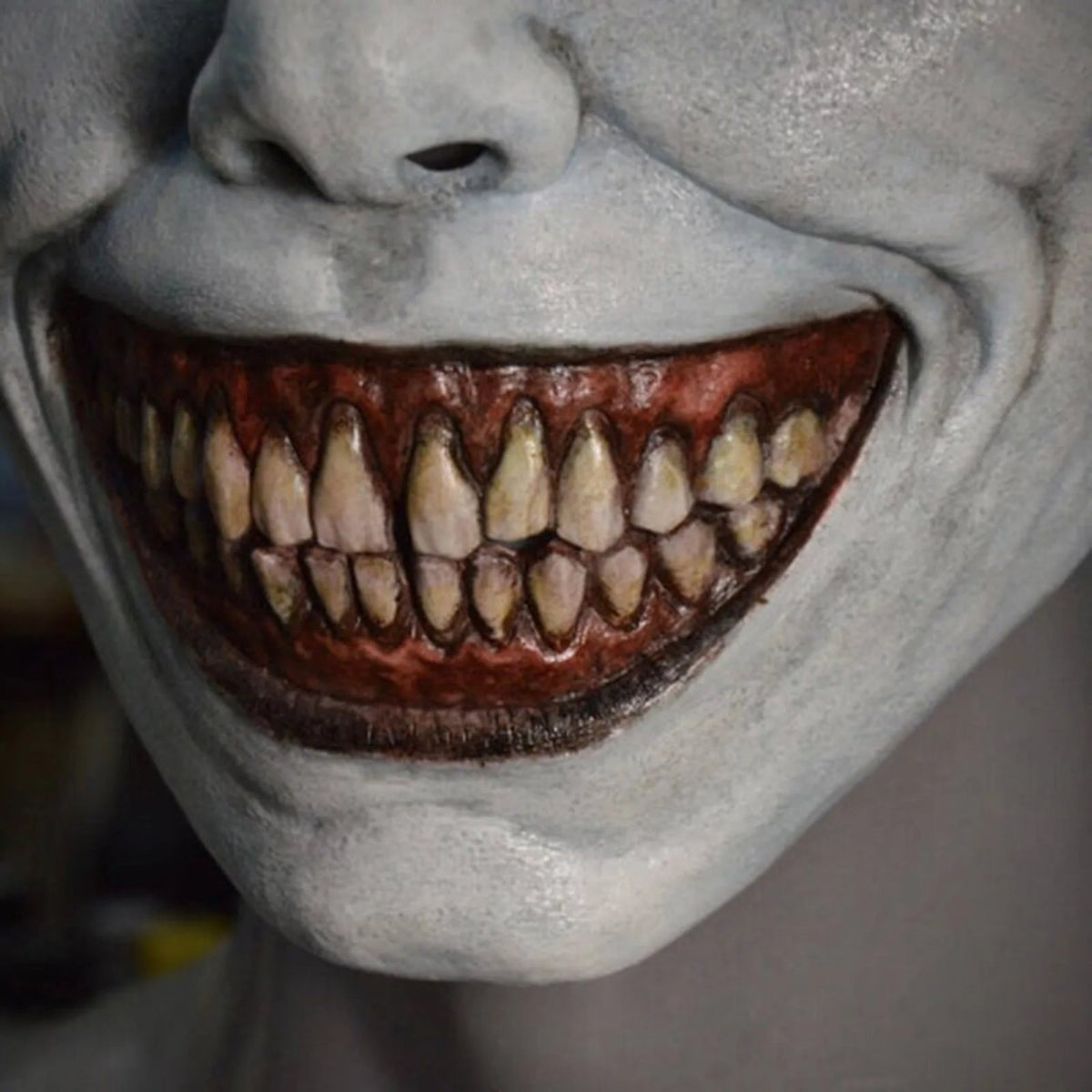 Grinsende Dämonen Maske | Latex | Weiß oder Grün | Halloween