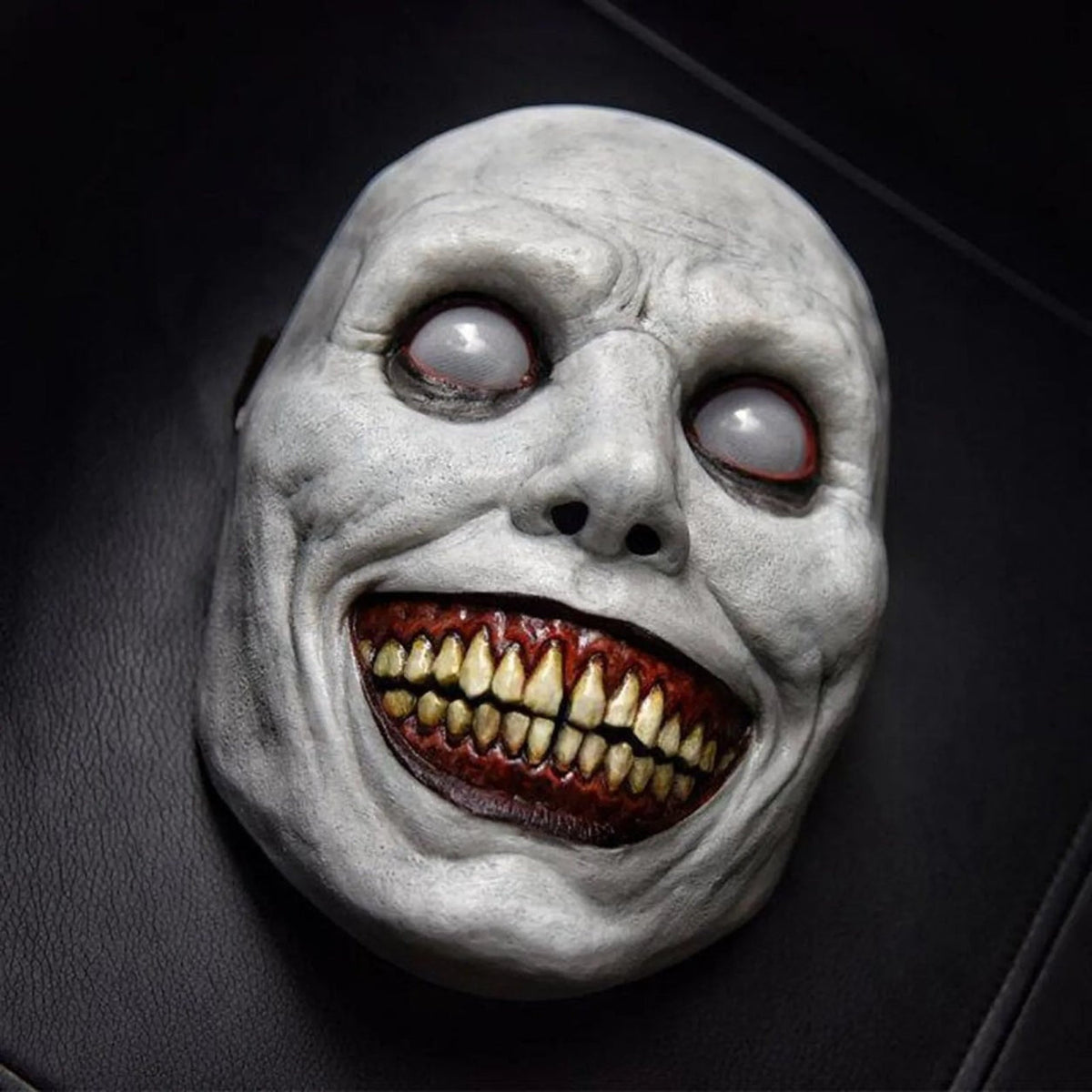 Grinsende Dämonen Maske | Latex | Weiß oder Grün | Halloween