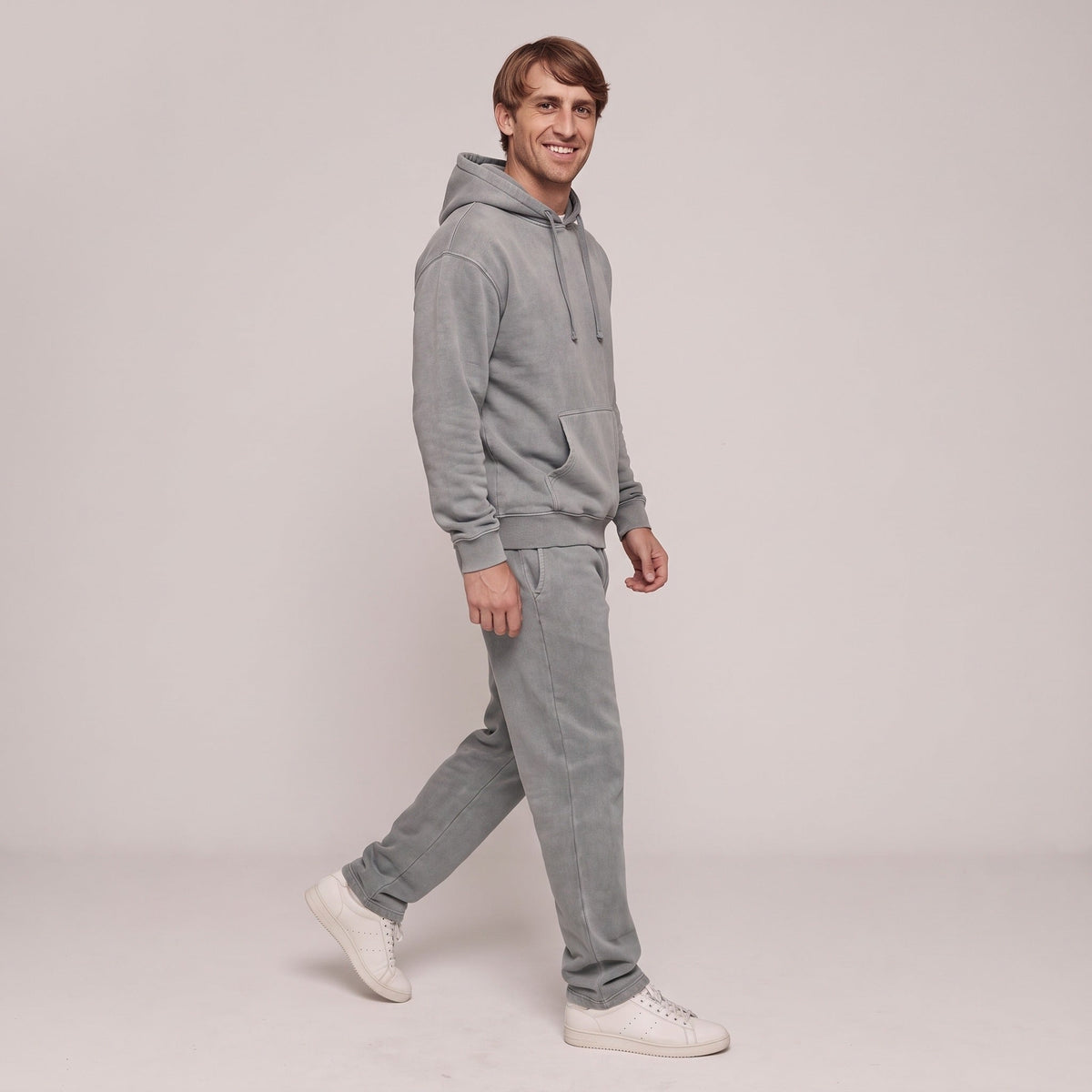 Jogginganzug Herren mit T-Shirt | Hoodie und Jogginghose | Grau-Chaps Herrenmode
