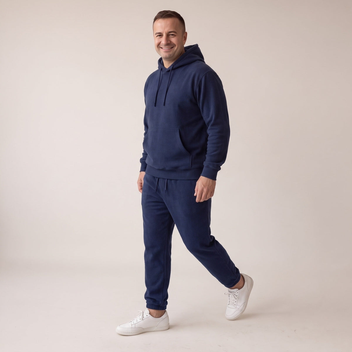 Hausanzug Herren mit Hoodie | Jogginghose | Marineblau-Chaps Herrenmode