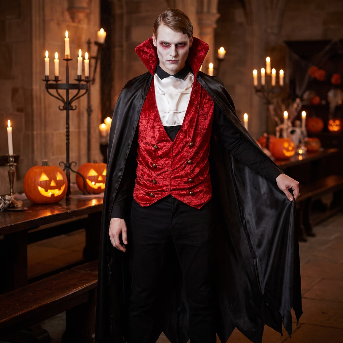 Graf Dracula Kostüm | Umhang | Samtweste | Plastron-Chaps Herrenmode
