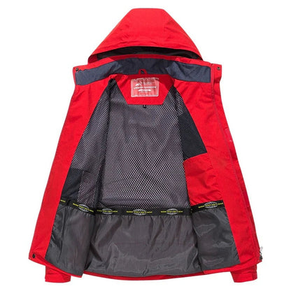 Rote Wanderjacke offen mit Netzfutter