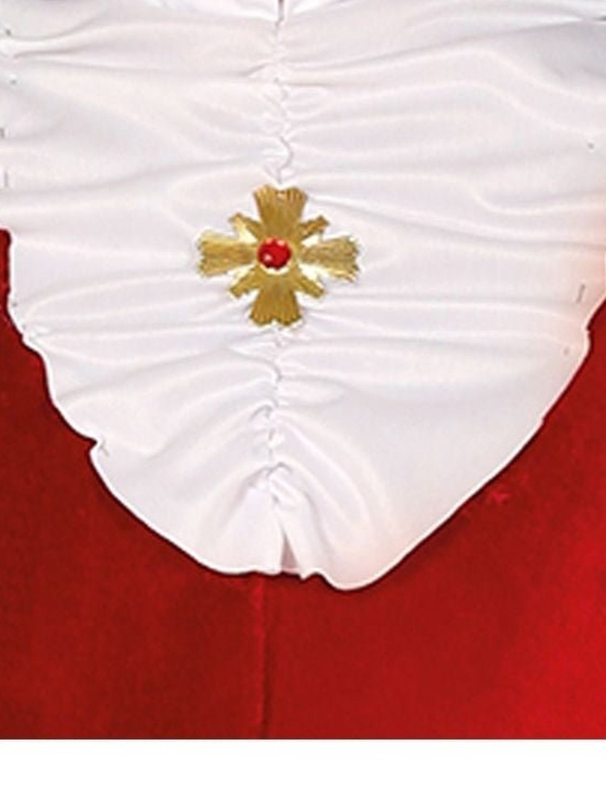 Nahaufnahme vom gerüschten Jabot mit goldenem Kreuz